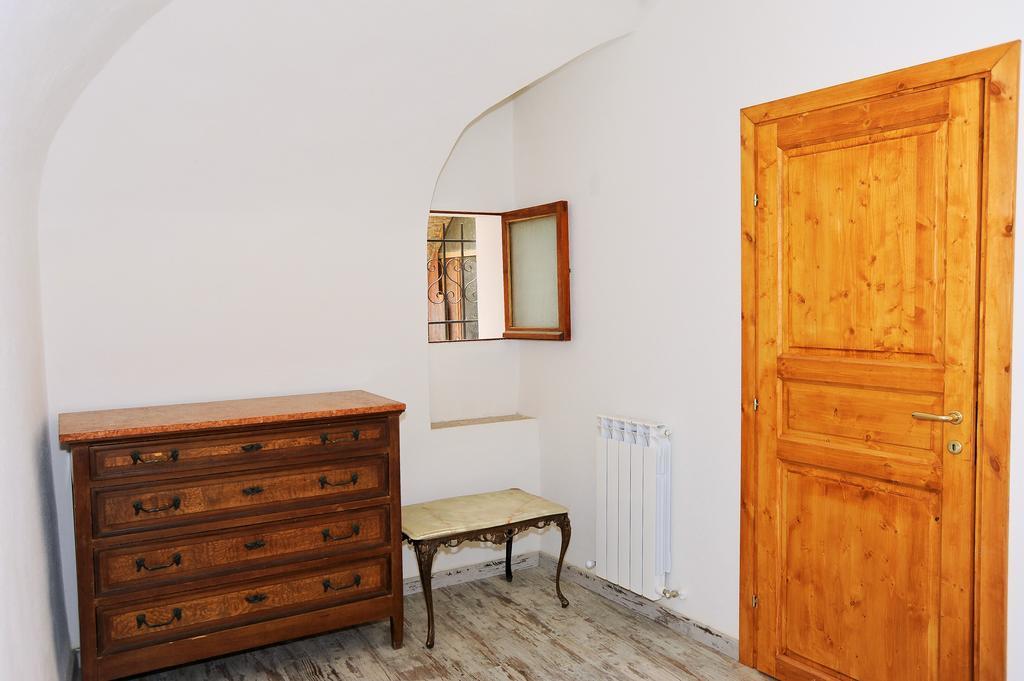 Medieval House Вентімілья Екстер'єр фото
